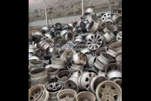 汽車輪轂粉碎機|鋁合金粉碎機破碎分離廠家生產(chǎn)現(xiàn)場