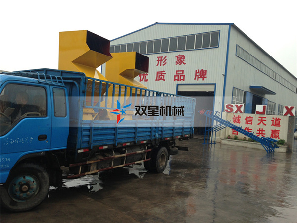 皓星小型<a href='http://m.dgrzz.com/' target='_blank'><span>金屬粉碎機</span></a>設備發貨現場