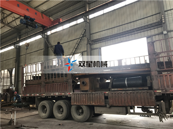 廢<a href='http://m.dgrzz.com/' target='_blank'><span>金屬粉碎機</span></a>設備現場發貨