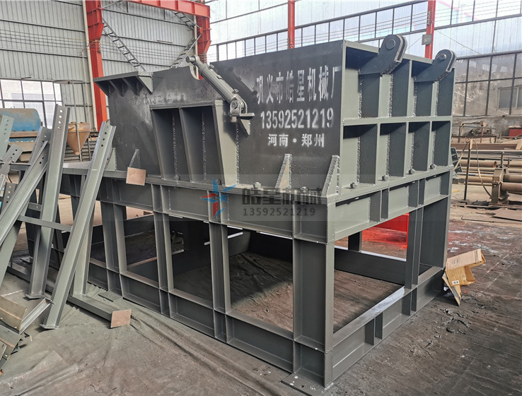 金屬粉碎機生產現場
