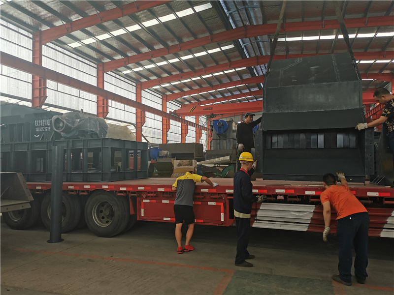 <a href='http://m.dgrzz.com/1/55.html' target='_blank'><span>斷橋鋁粉碎機(jī)</span></a>設(shè)備發(fā)貨