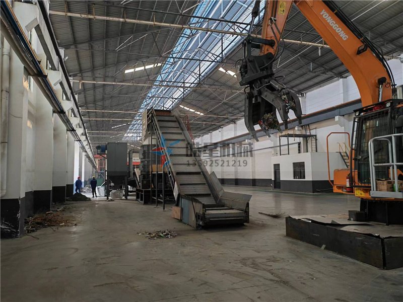 易拉罐破碎機<a href='http://m.dgrzz.com/' target='_blank'><span>金屬粉碎機</span></a>設備客戶現場實拍圖片