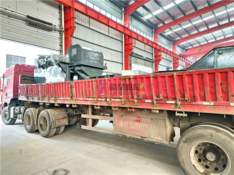 1300型<a href='http://m.dgrzz.com/' target='_blank'><span>金屬粉碎機</span></a>廢鋁粉碎機設備發往山西