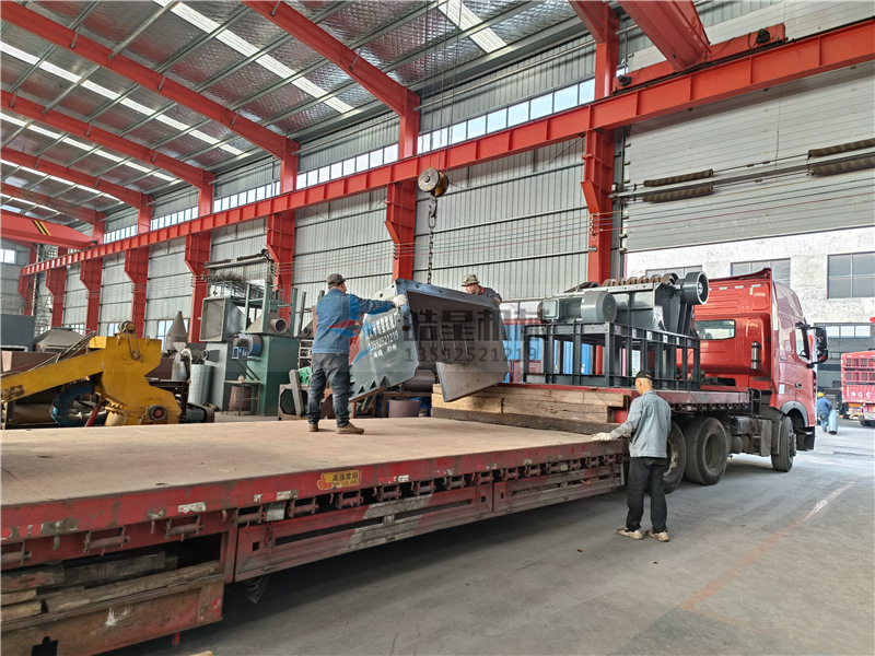 1600型<a href='http://m.dgrzz.com/1/54.html' target='_blank'><span>廢鋁粉碎機</span></a>設備發(fā)往貴州
